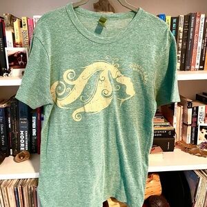RARE Mother Earth Brewing Green Graphic T-Shirt Peace Love Beer Medium Tee EUC